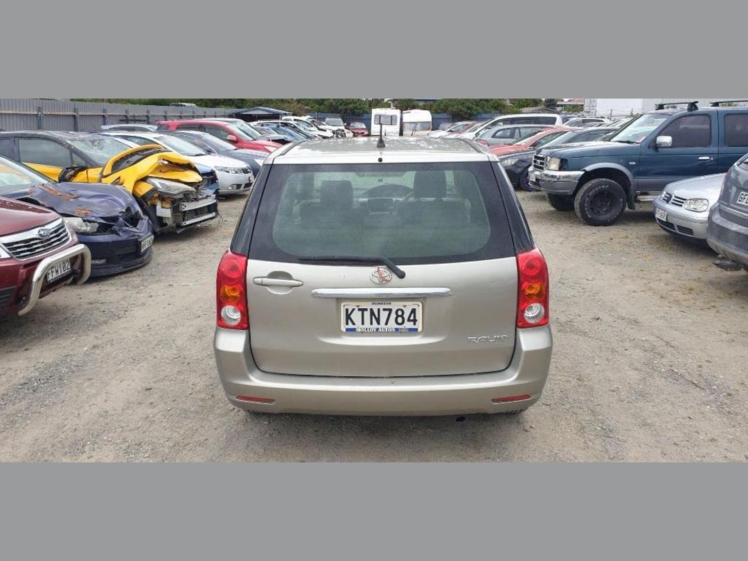 Photo '6' of Toyota Raum Photo '6' of Toyota Raum