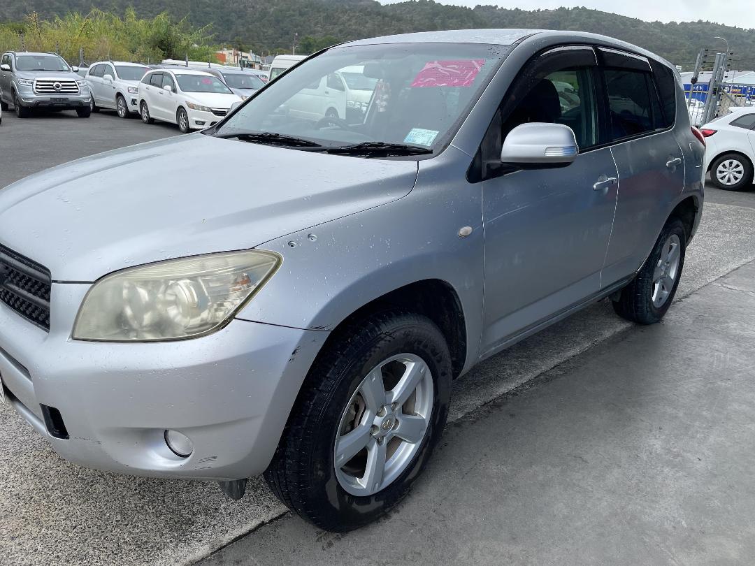 Photo '2' of Toyota Rav4