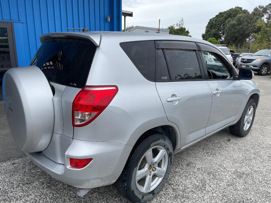 Photo '10' of Toyota Rav4