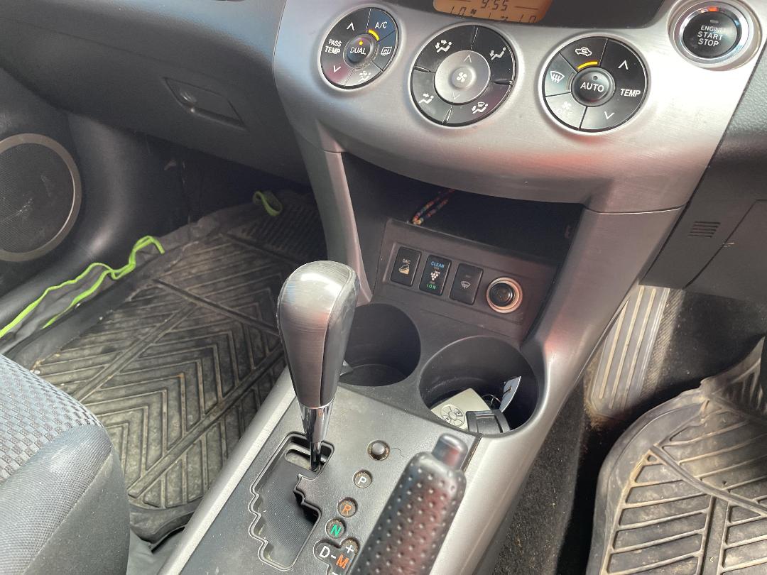 Photo '13' of Toyota Rav4