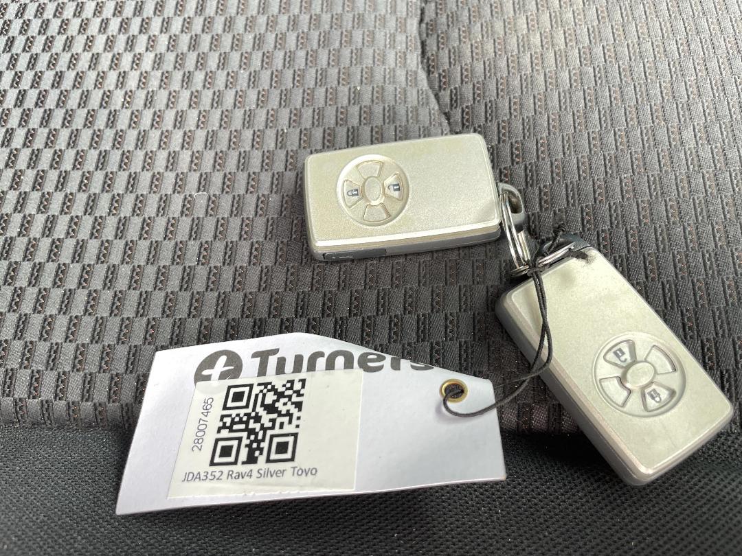 Photo '14' of Toyota Rav4