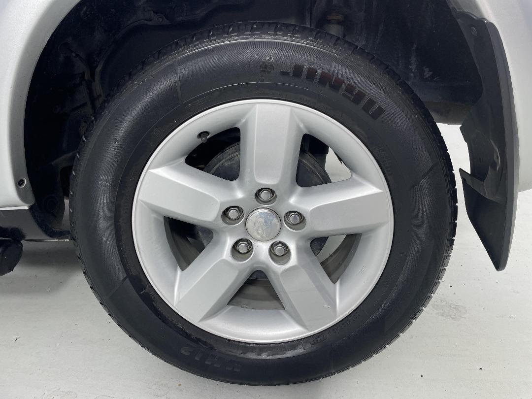 Photo '11' of Toyota Rav4