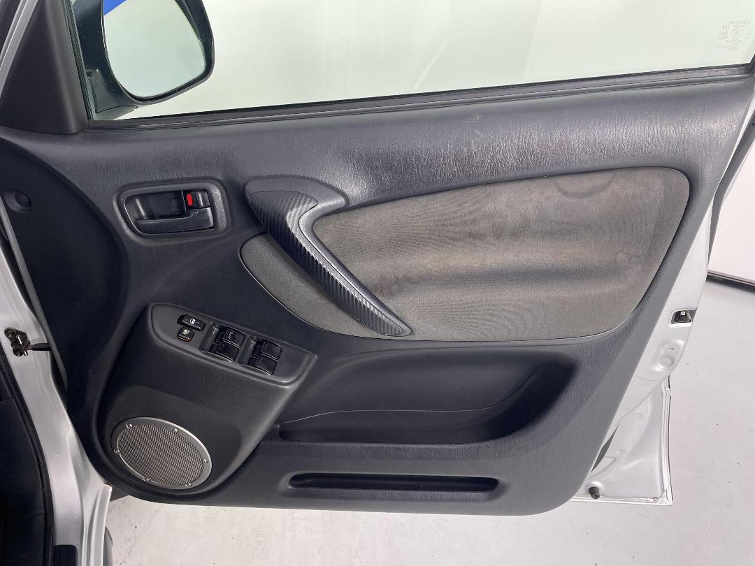 Photo '15' of Toyota Rav4