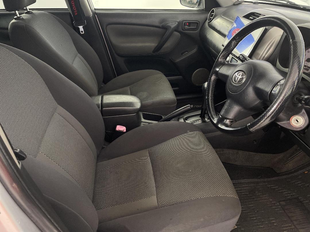 Photo '16' of Toyota Rav4