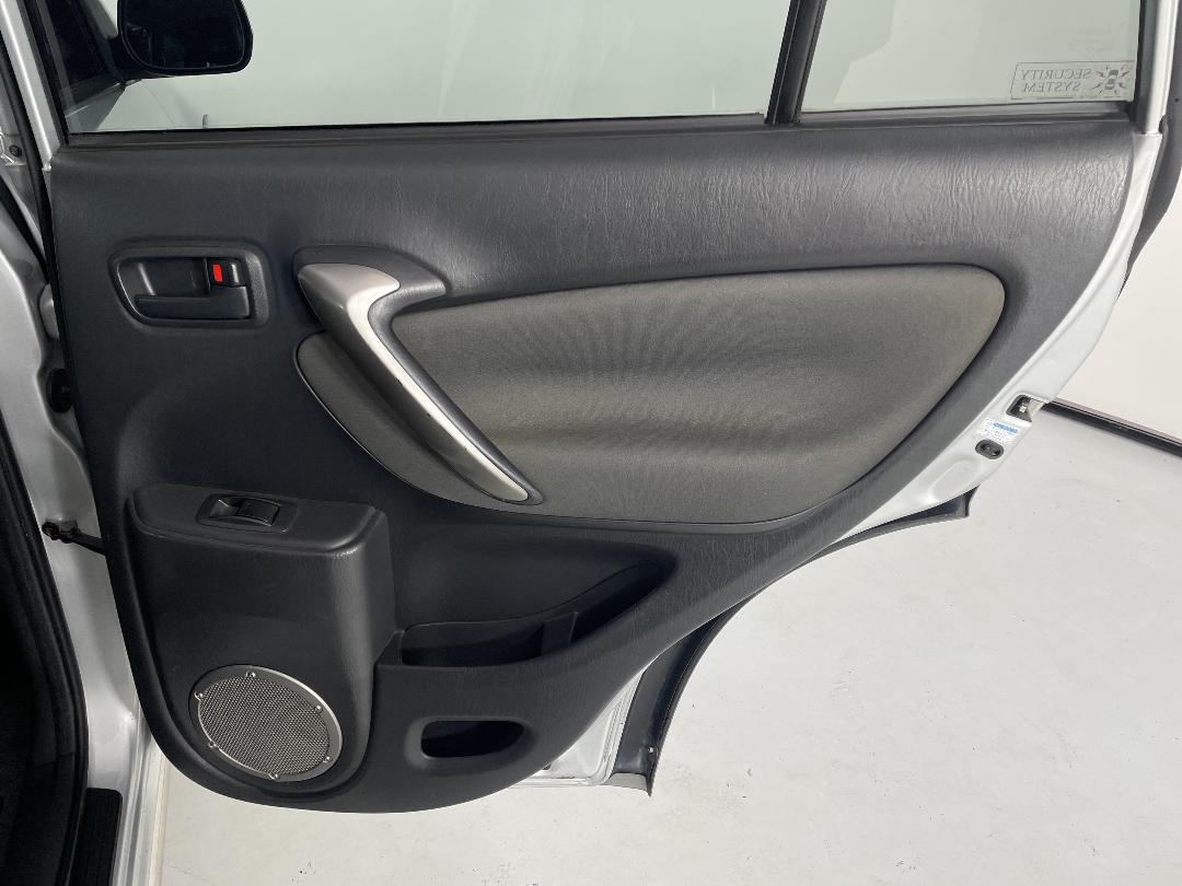 Photo '19' of Toyota Rav4