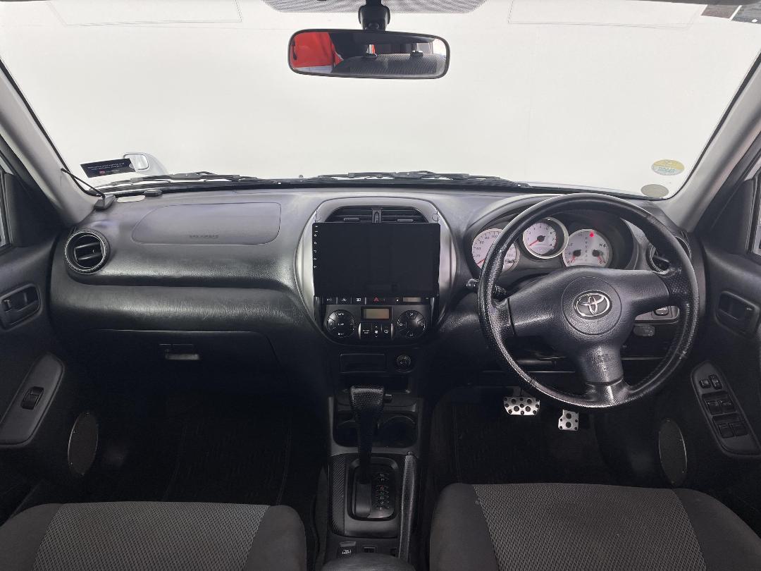 Photo '17' of Toyota Rav4