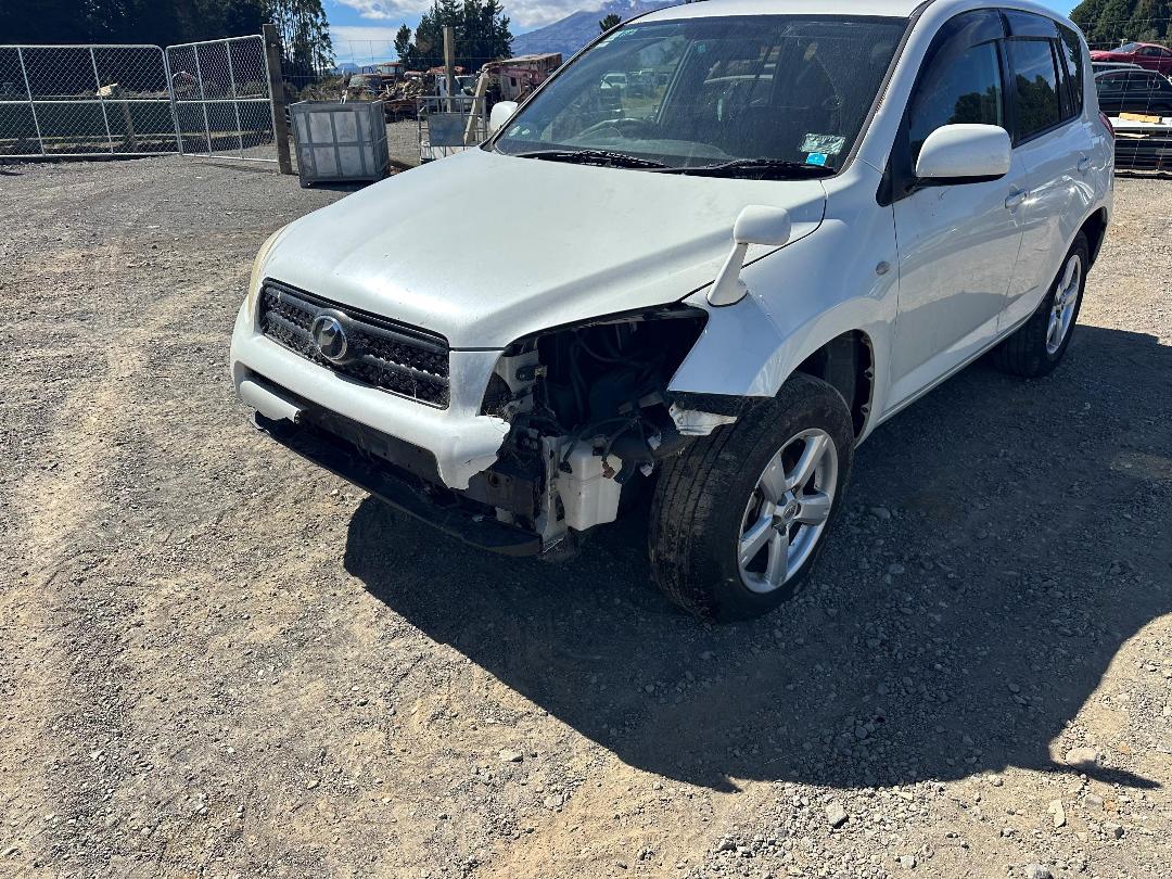 Photo '4' of Toyota Rav4