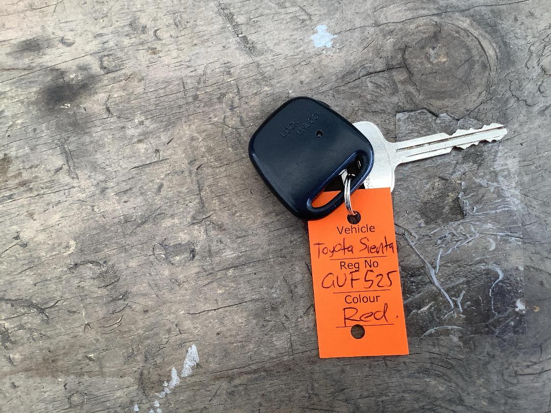 Photo '23' of Toyota Sienta Photo '23' of Toyota Sienta