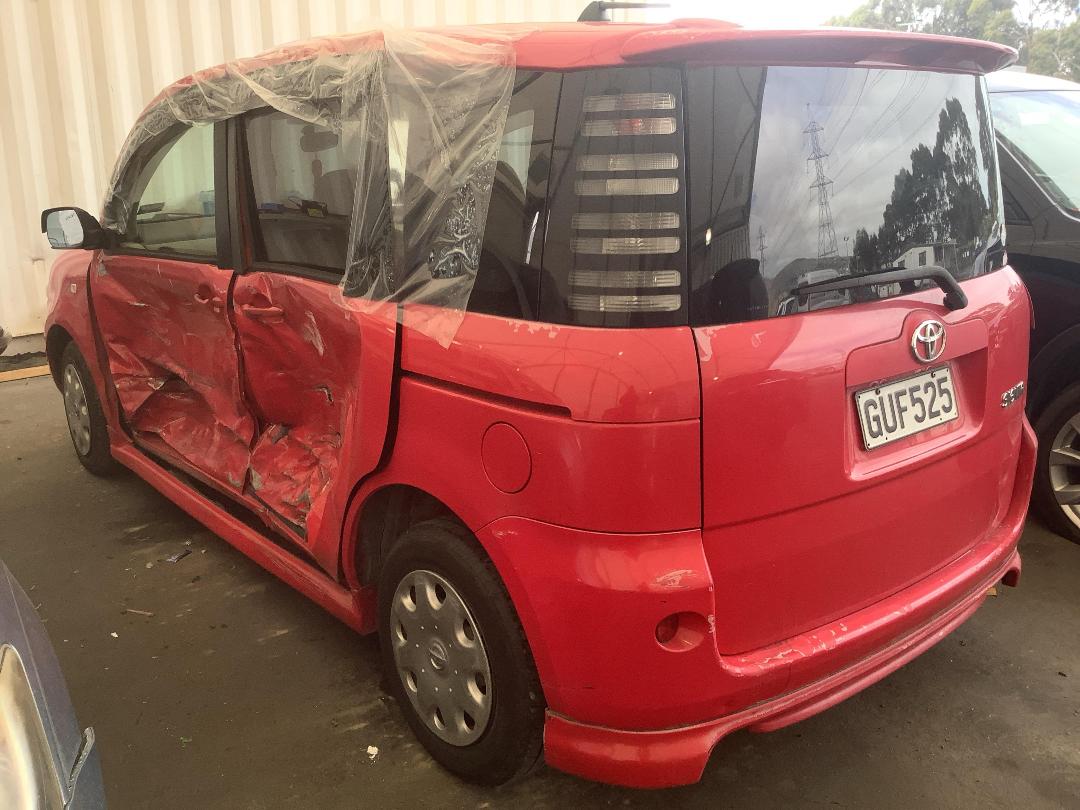 Photo '10' of Toyota Sienta Photo '10' of Toyota Sienta