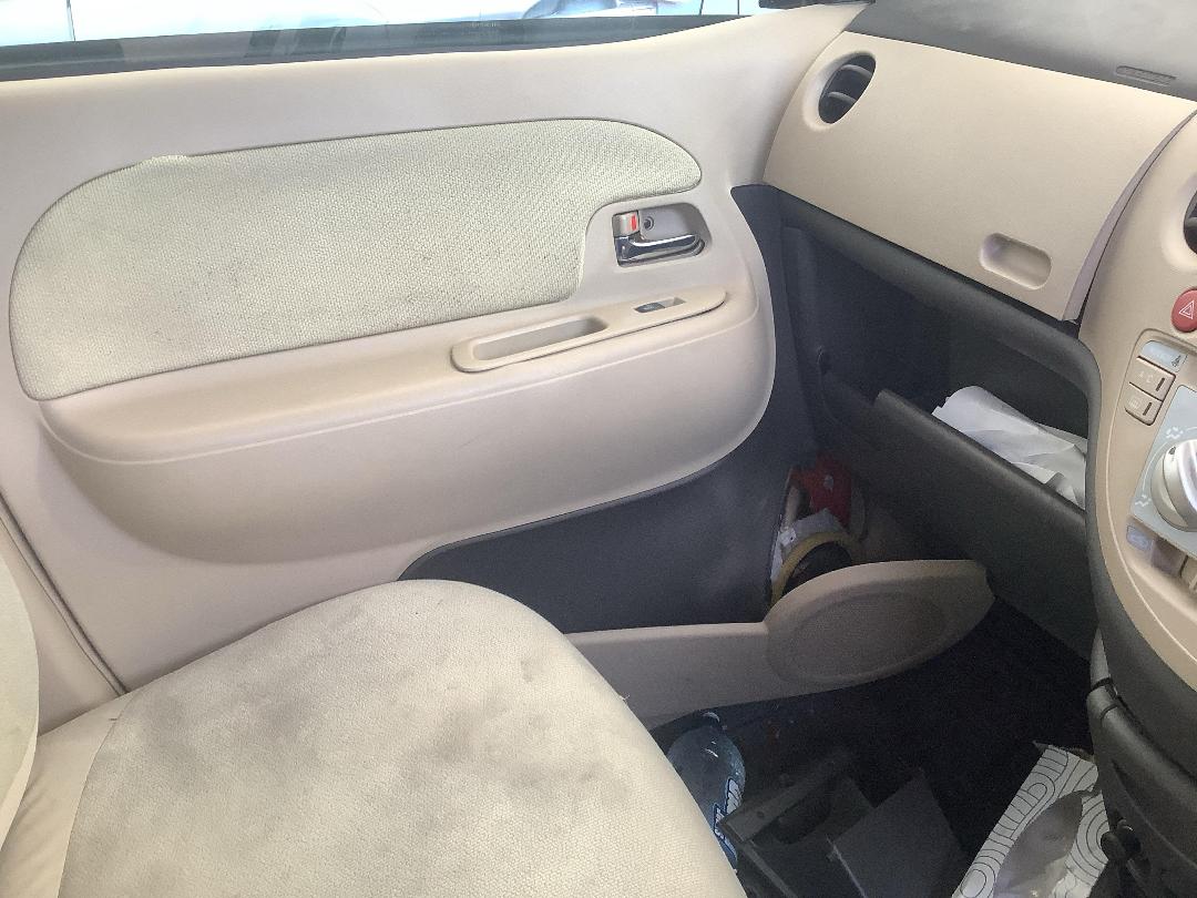 Photo '15' of Toyota Sienta Photo '15' of Toyota Sienta