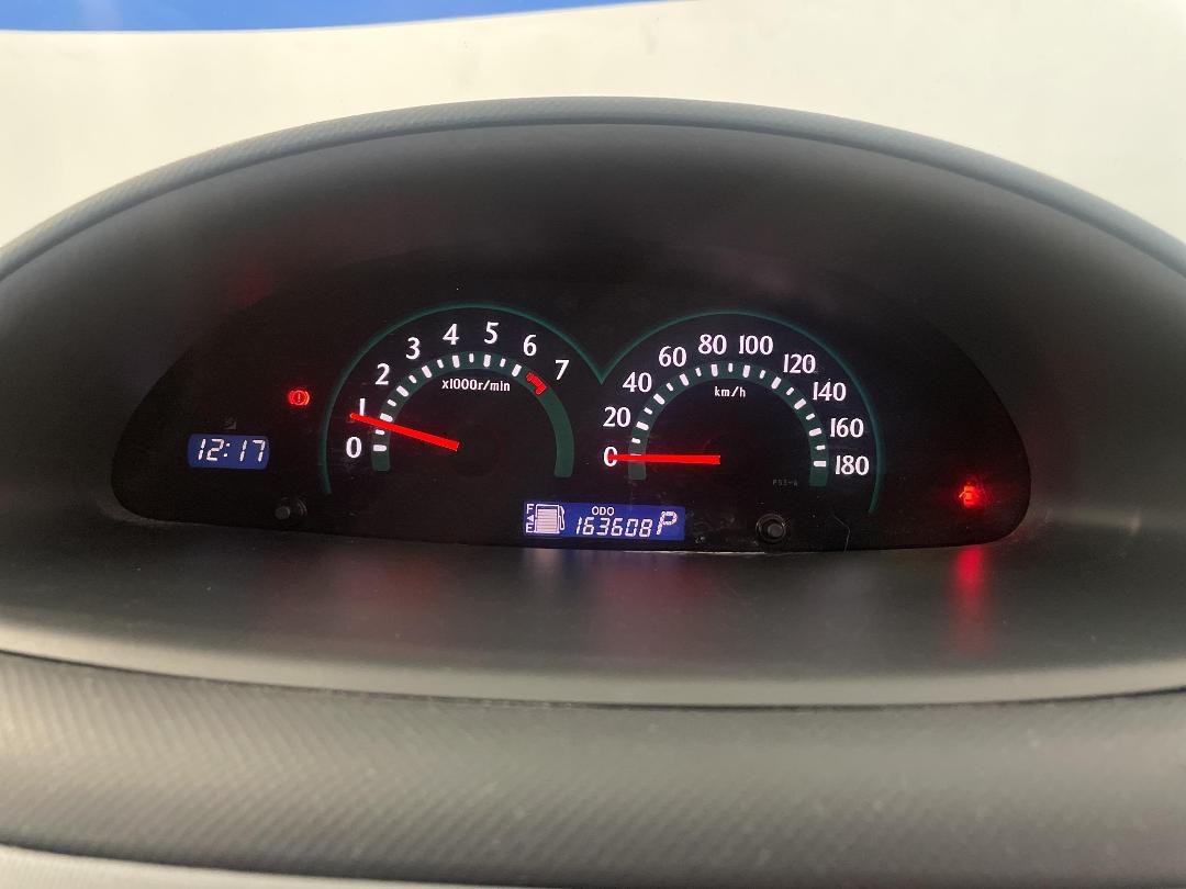 Photo '21' of Toyota Sienta