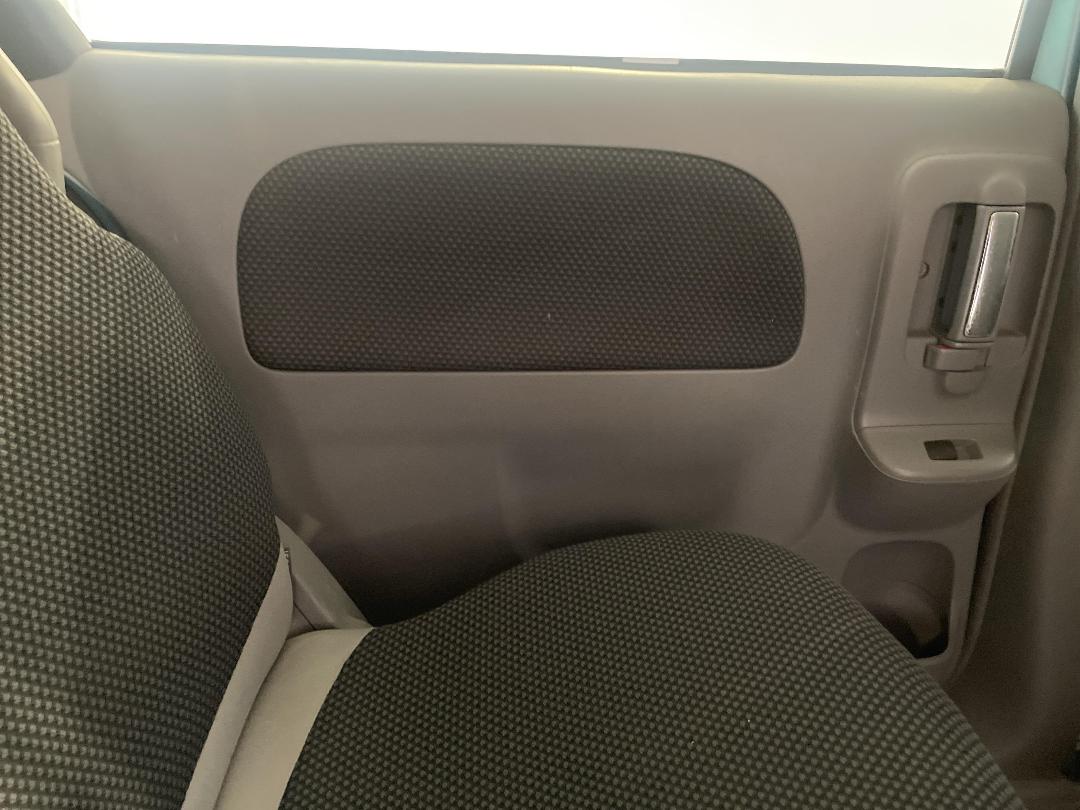 Photo '19' of Toyota Sienta