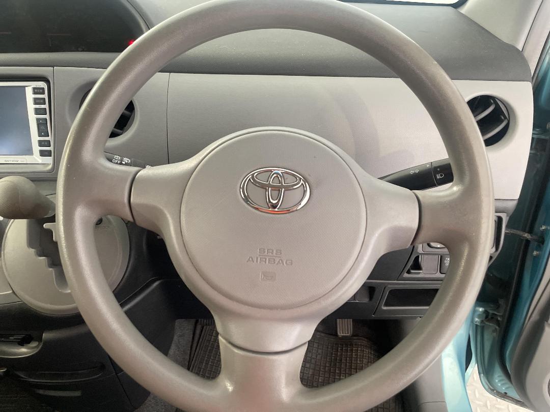 Photo '25' of Toyota Sienta