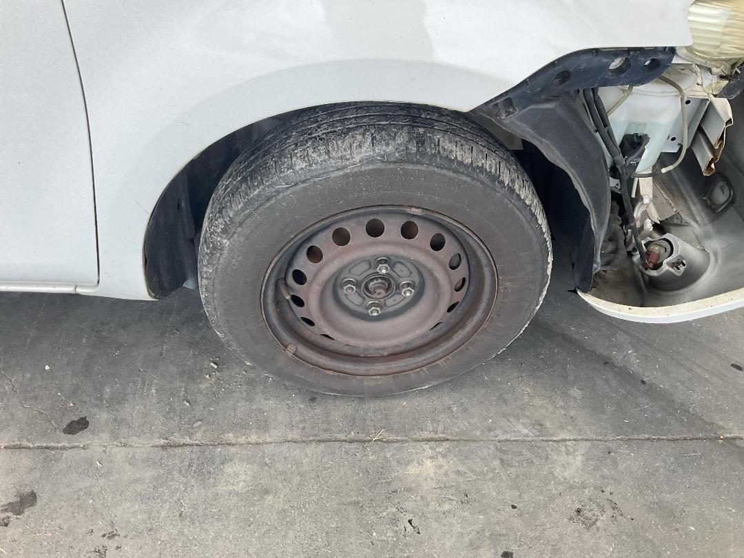 Photo '2' of Toyota Sienta Photo '2' of Toyota Sienta