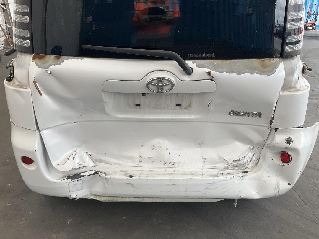 Photo '19' of Toyota Sienta Photo '19' of Toyota Sienta