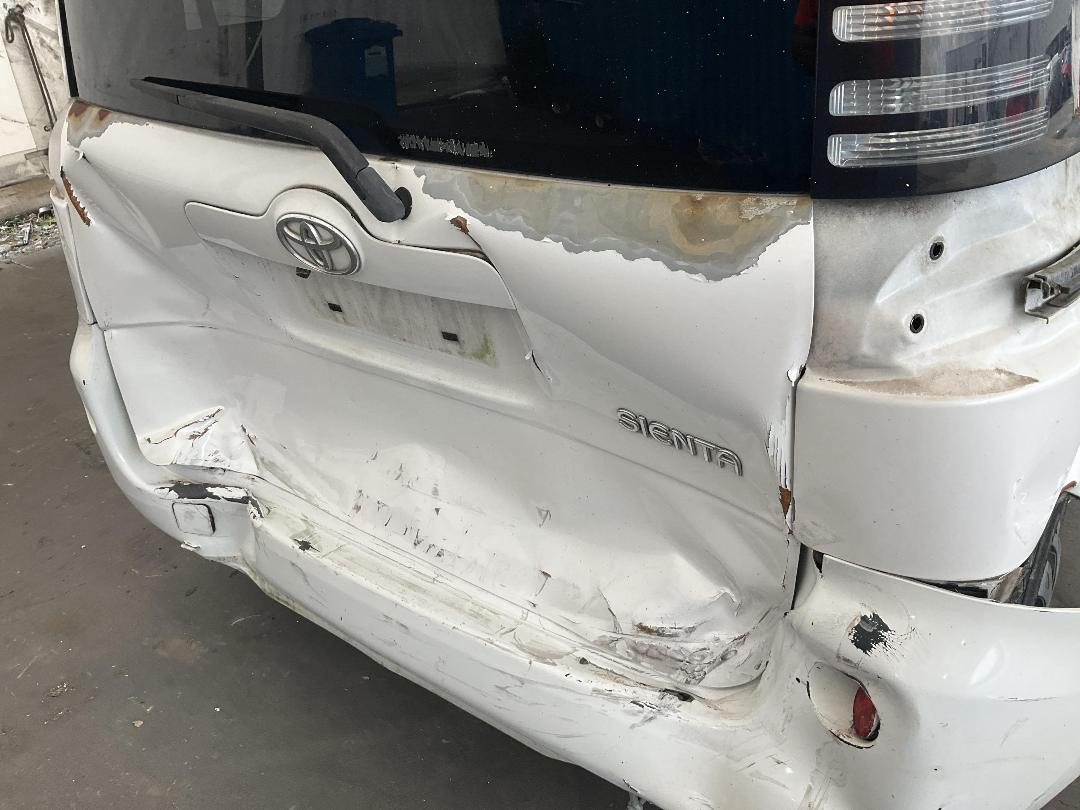 Photo '21' of Toyota Sienta Photo '21' of Toyota Sienta