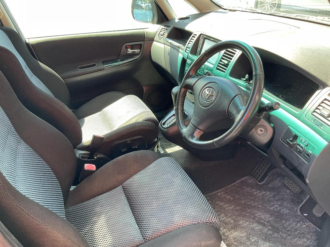 Photo '16' of Toyota Spacio Photo '16' of Toyota Spacio