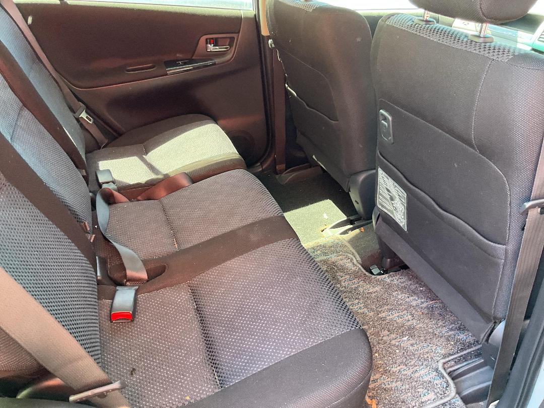 Photo '18' of Toyota Spacio Photo '18' of Toyota Spacio