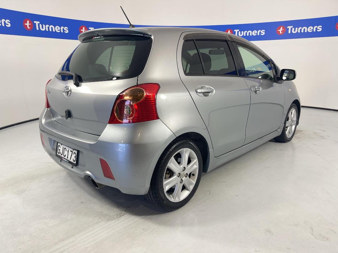 Photo '7' of Toyota Vitz Photo '7' of Toyota Vitz