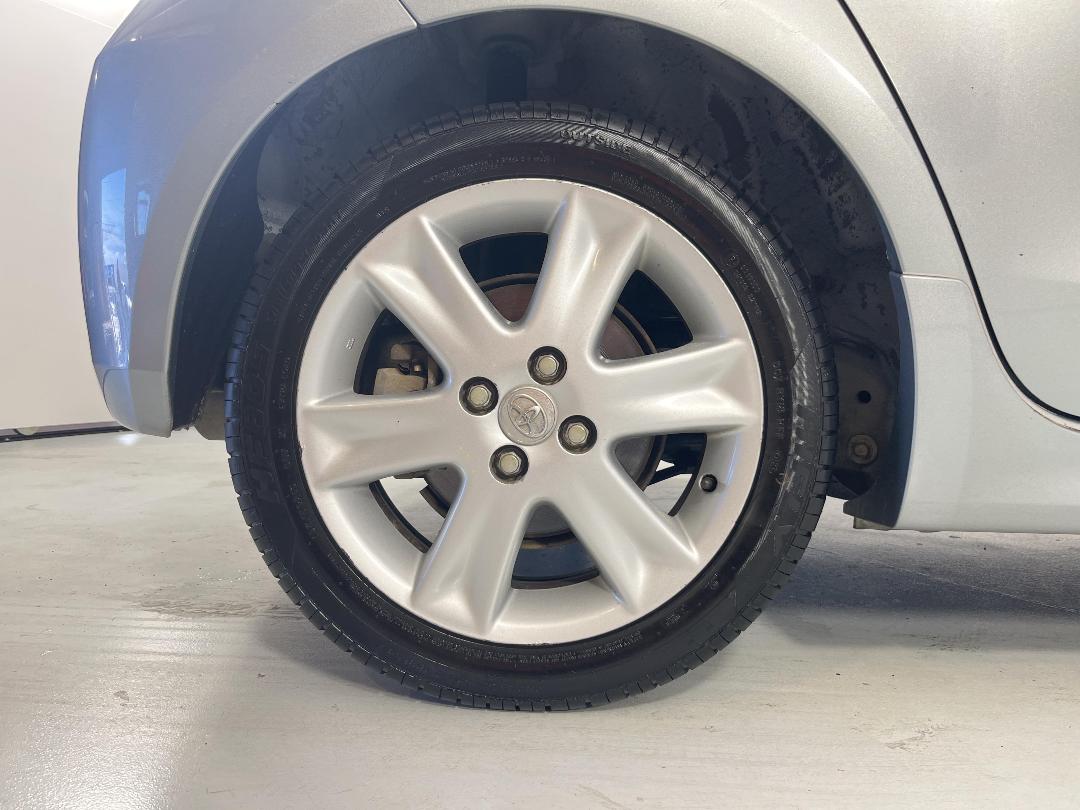 Photo '12' of Toyota Vitz Photo '12' of Toyota Vitz