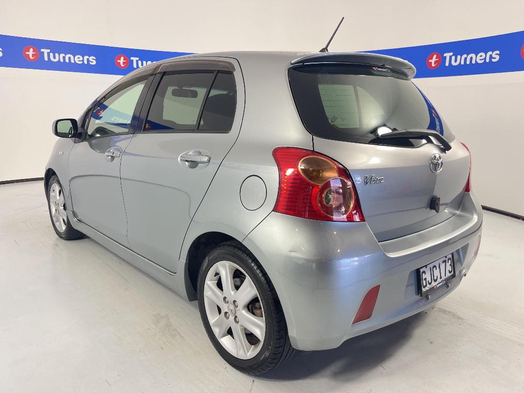 Photo '5' of Toyota Vitz Photo '5' of Toyota Vitz