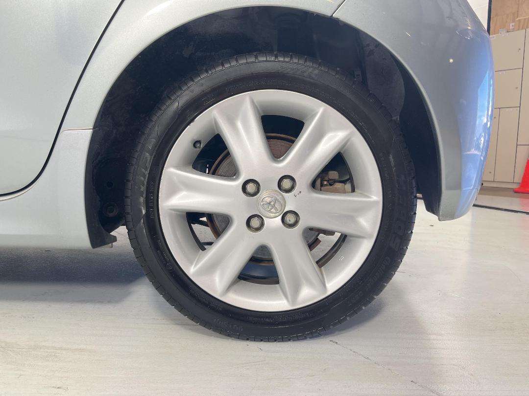 Photo '11' of Toyota Vitz Photo '11' of Toyota Vitz