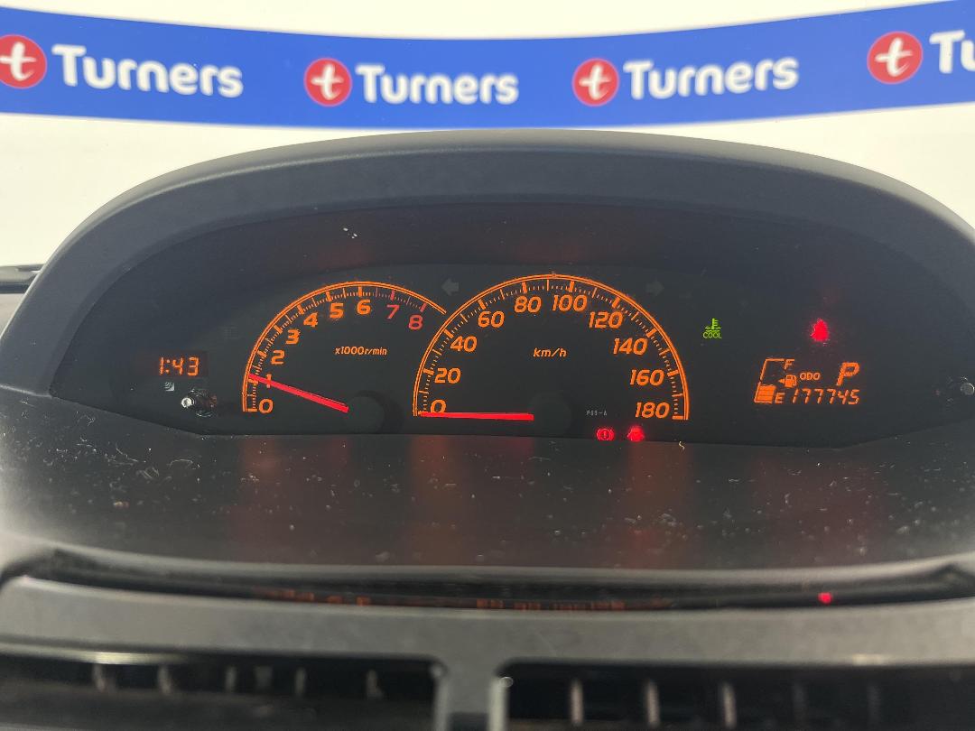 Photo '21' of Toyota Vitz Photo '21' of Toyota Vitz