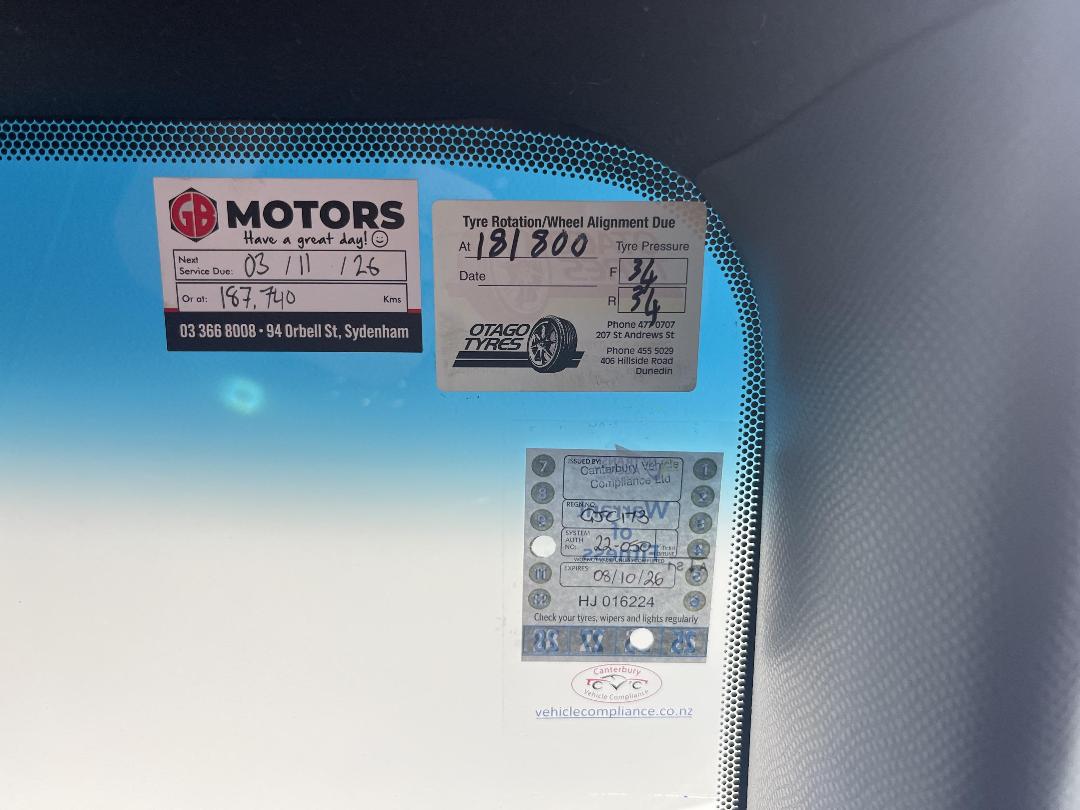 Photo '24' of Toyota Vitz Photo '24' of Toyota Vitz