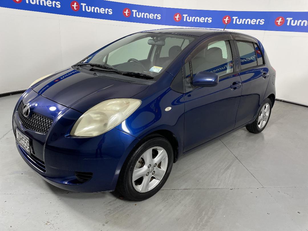 Photo '4' of Toyota Vitz