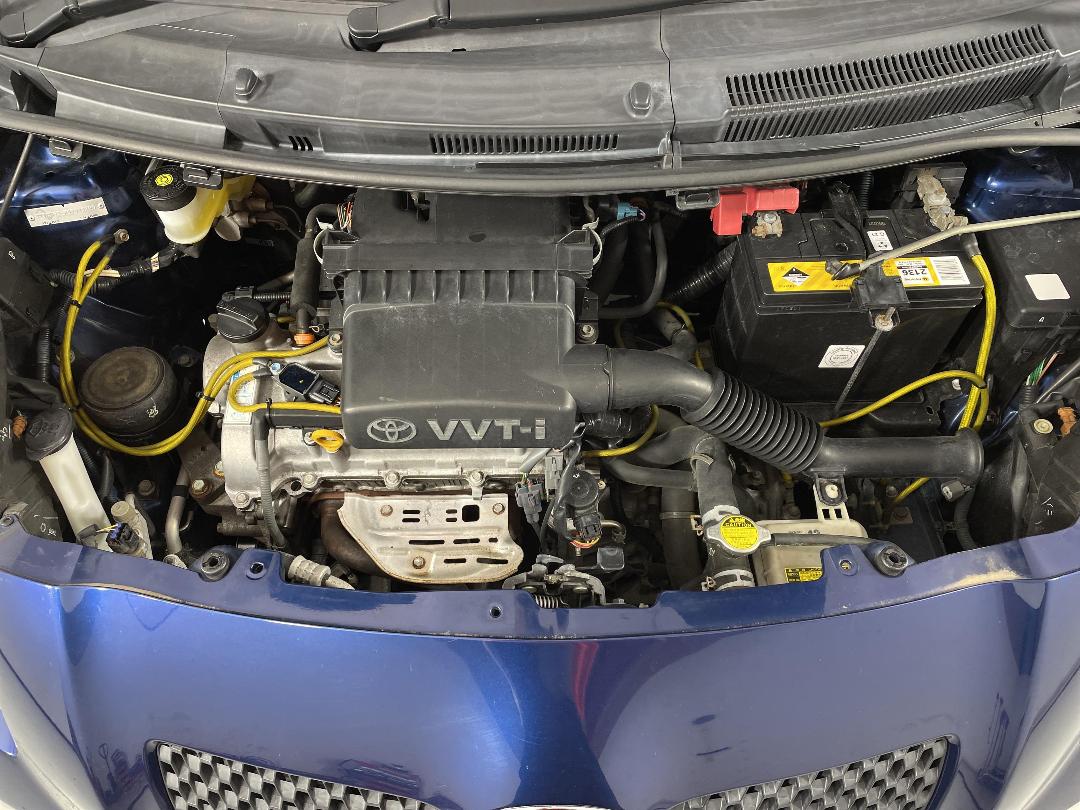 Photo '13' of Toyota Vitz