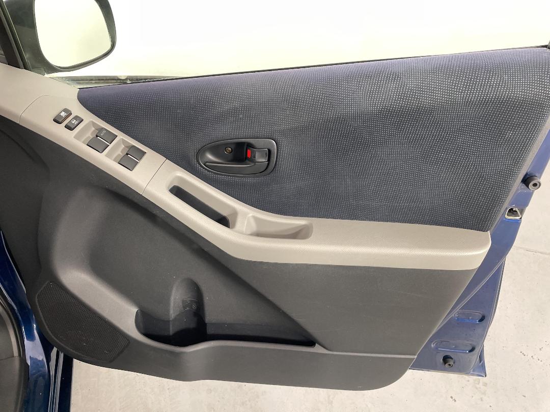 Photo '15' of Toyota Vitz