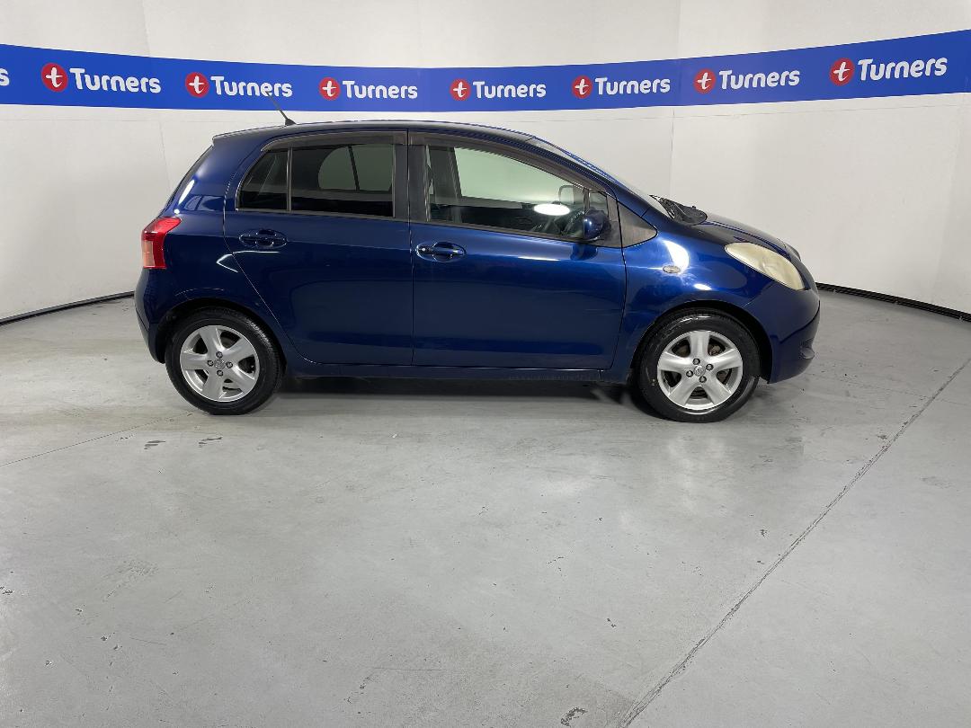 Photo '23' of Toyota Vitz