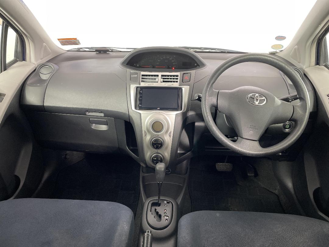 Photo '17' of Toyota Vitz