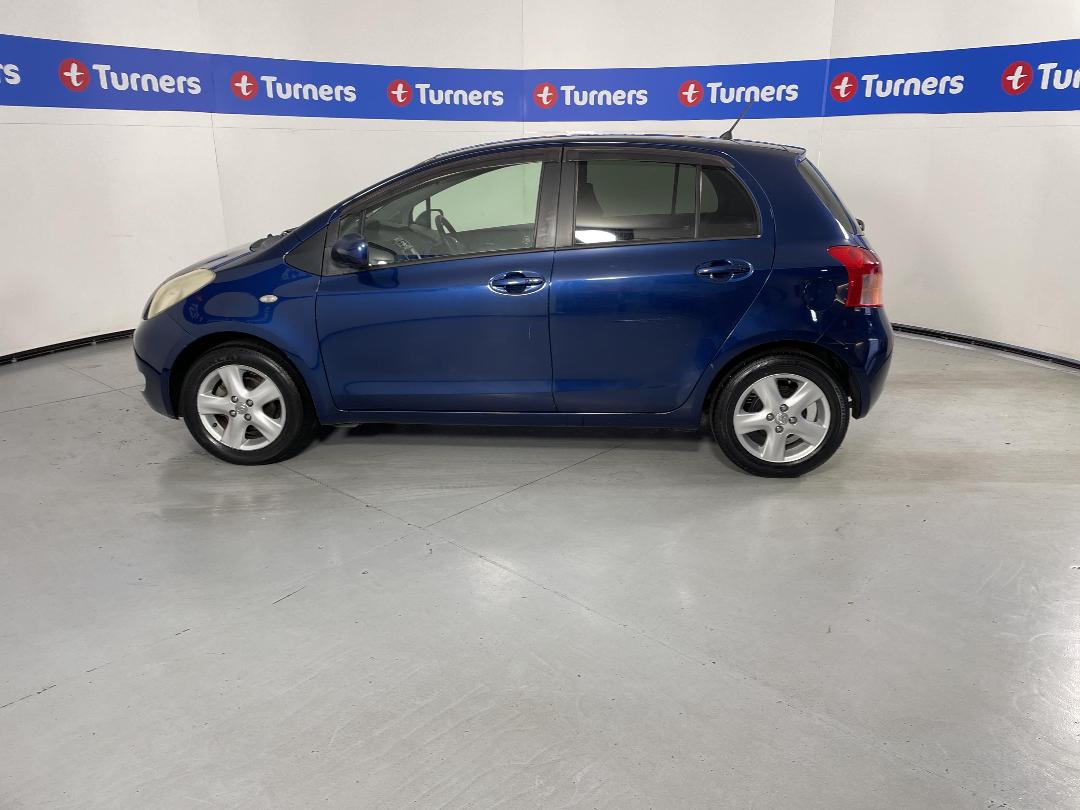 Photo '24' of Toyota Vitz