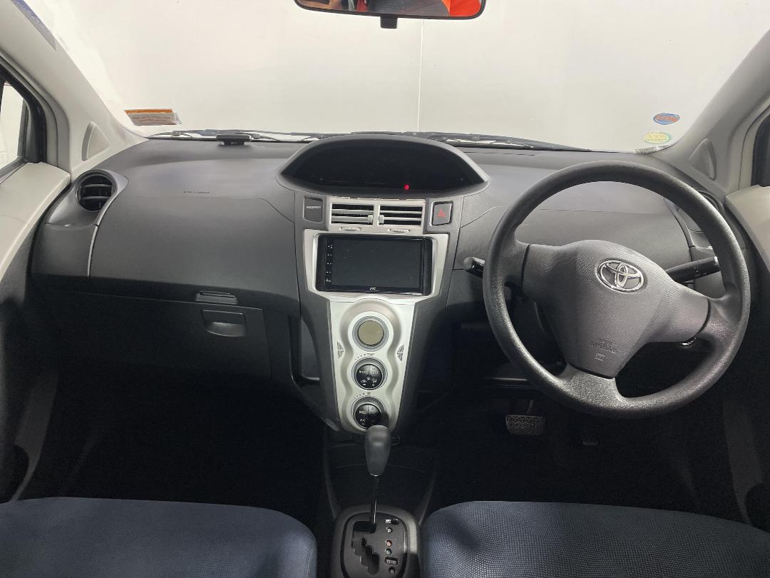 Photo '17' of Toyota Vitz