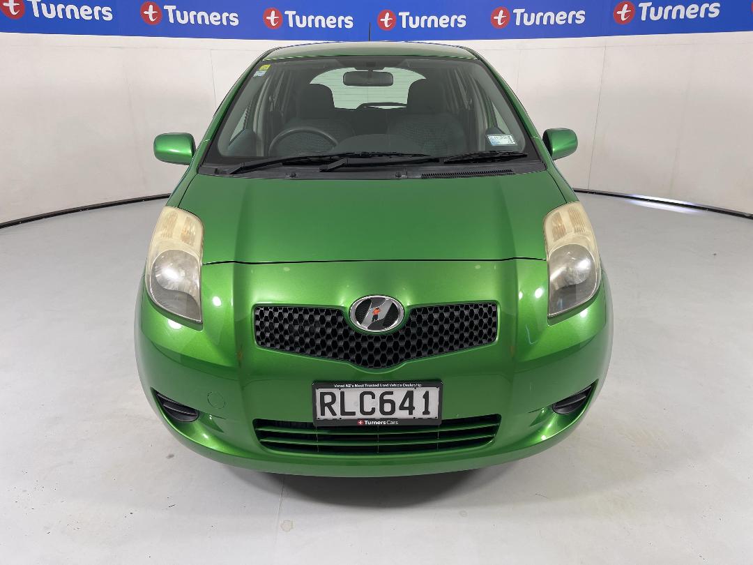 Photo '2' of Toyota Vitz Photo '2' of Toyota Vitz