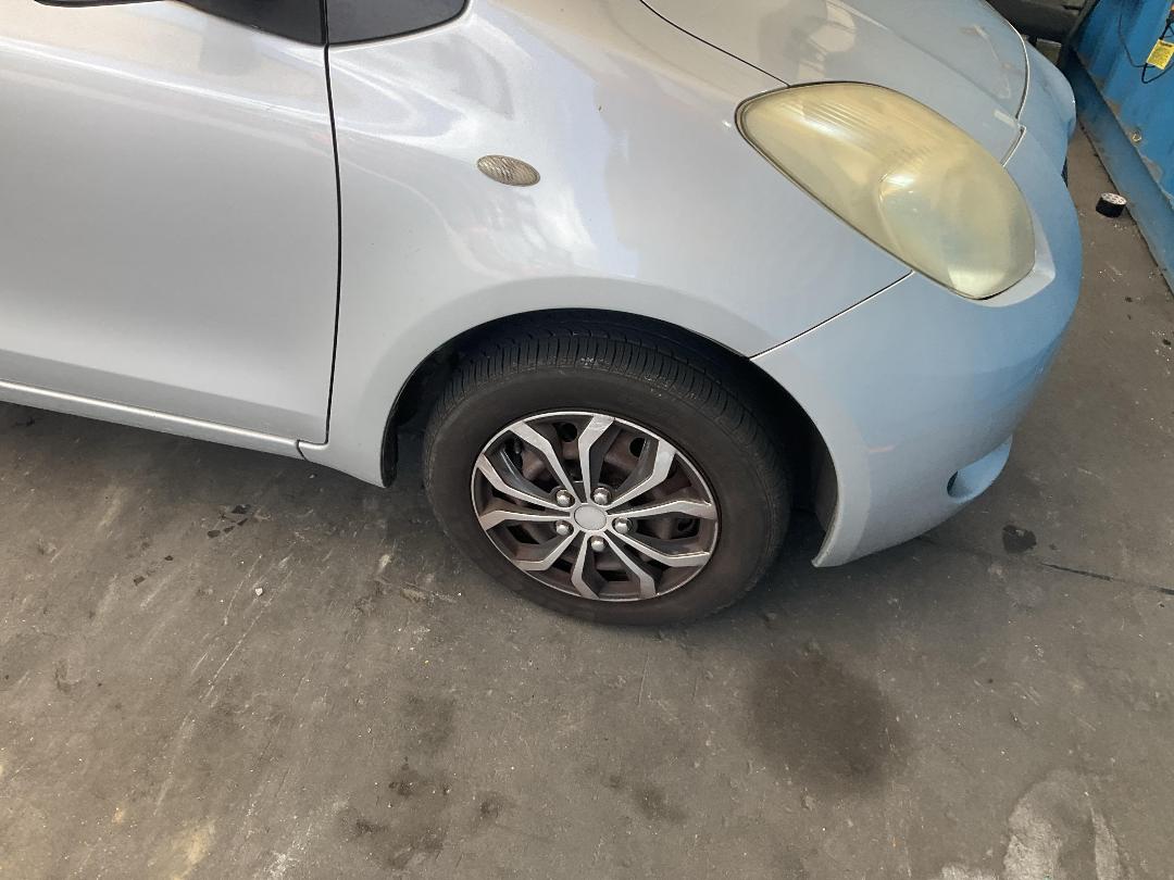 Photo '2' of Toyota Vitz Photo '2' of Toyota Vitz