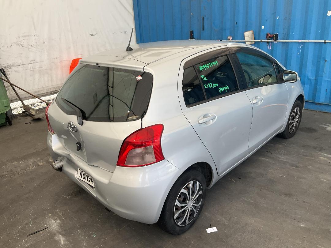 Photo '10' of Toyota Vitz Photo '10' of Toyota Vitz