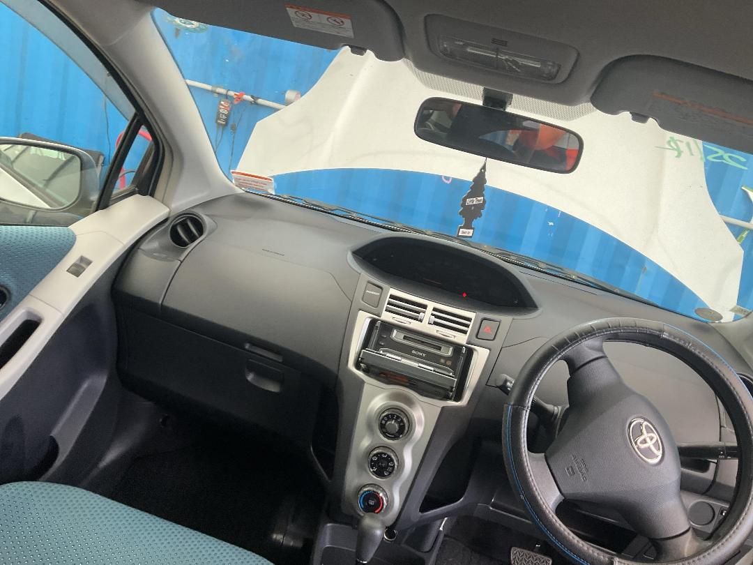 Photo '19' of Toyota Vitz Photo '19' of Toyota Vitz