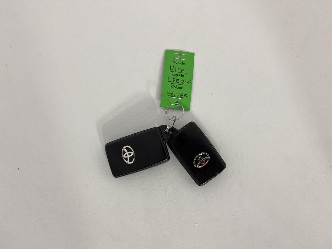 Photo '22' of Toyota Vitz Photo '22' of Toyota Vitz