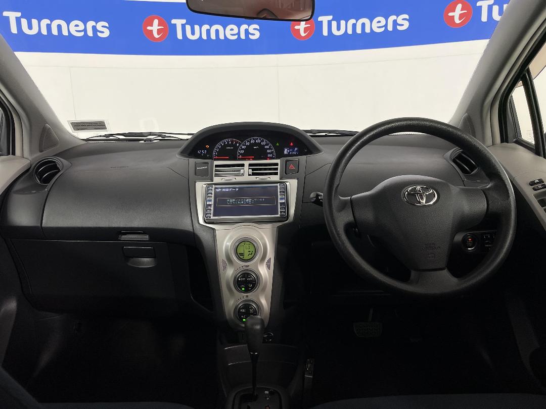 Photo '17' of Toyota Vitz Photo '17' of Toyota Vitz