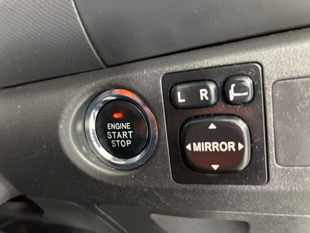 Photo '25' of Toyota Vitz Photo '25' of Toyota Vitz