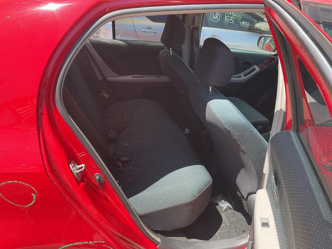 Photo '10' of Toyota Vitz Photo '10' of Toyota Vitz