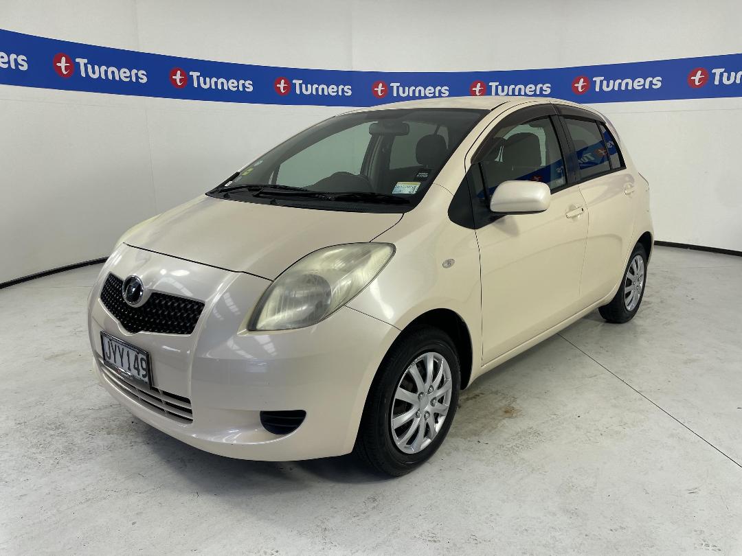 Photo '4' of Toyota Vitz Photo '4' of Toyota Vitz