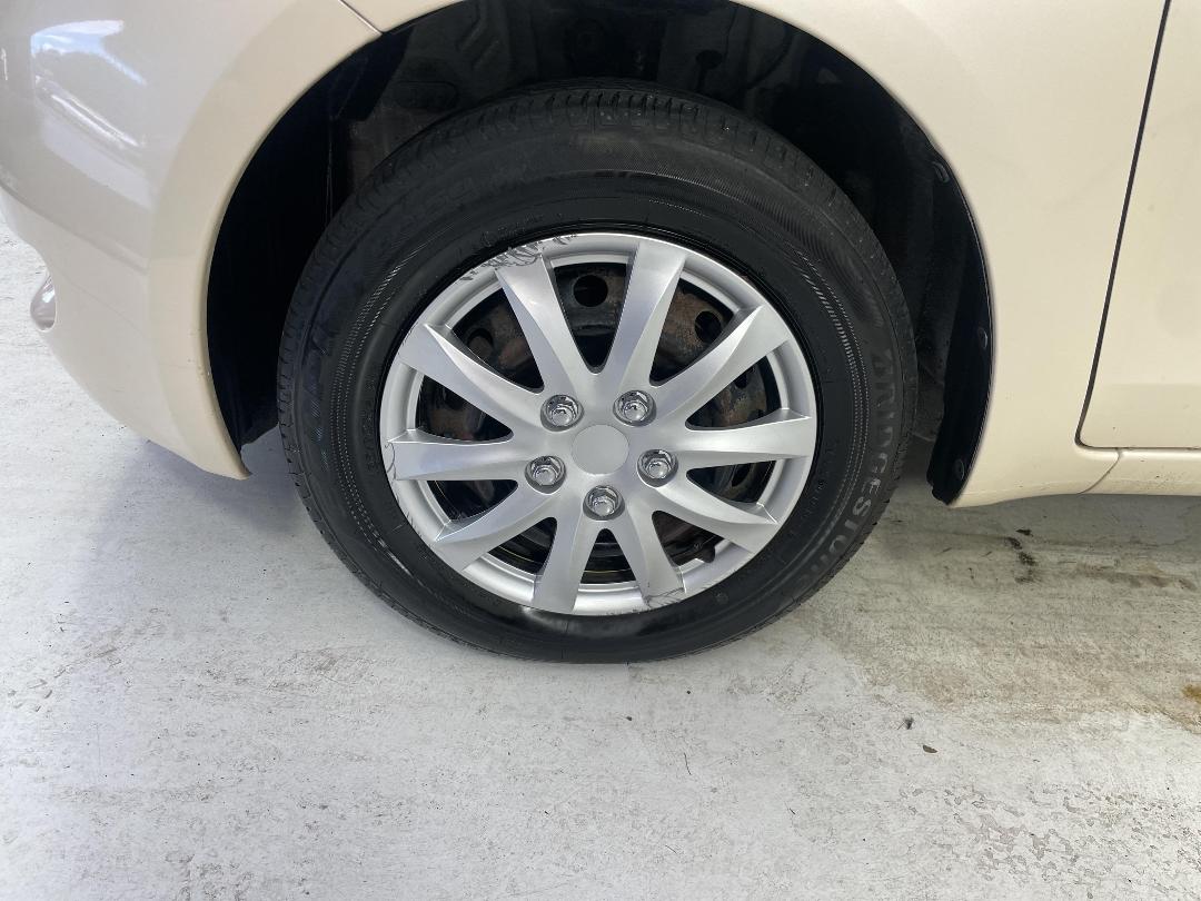 Photo '10' of Toyota Vitz Photo '10' of Toyota Vitz