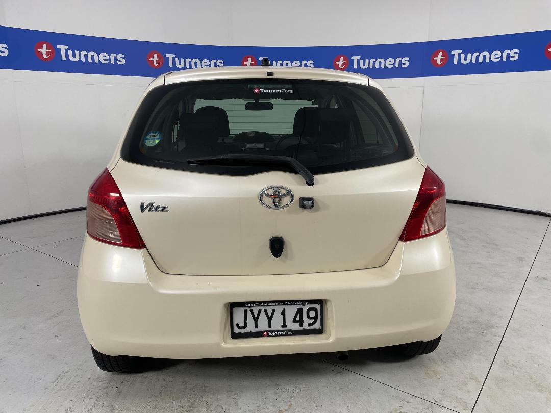 Photo '6' of Toyota Vitz Photo '6' of Toyota Vitz