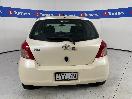 Thumbnail '6' of Toyota Vitz