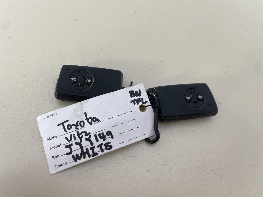 Photo '22' of Toyota Vitz Photo '22' of Toyota Vitz