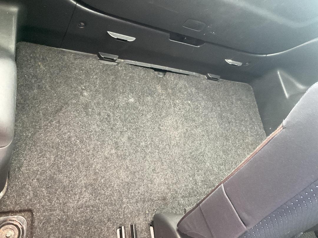 Photo '12' of Toyota Vitz Photo '12' of Toyota Vitz