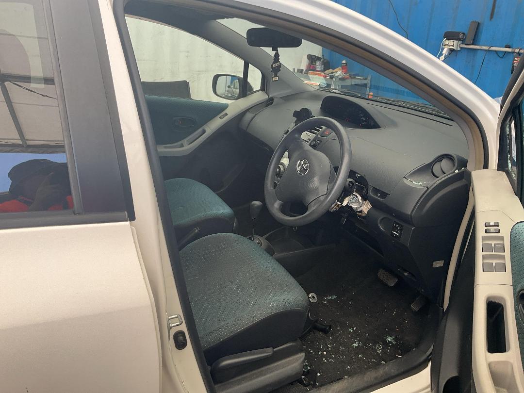 Photo '17' of Toyota Vitz Photo '17' of Toyota Vitz